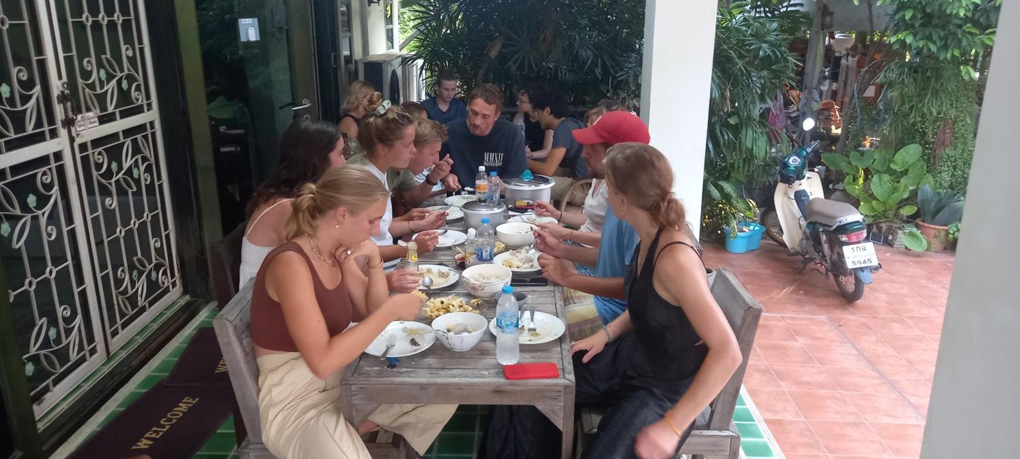 Plus Hostel Ayutthaya Exterior photo
