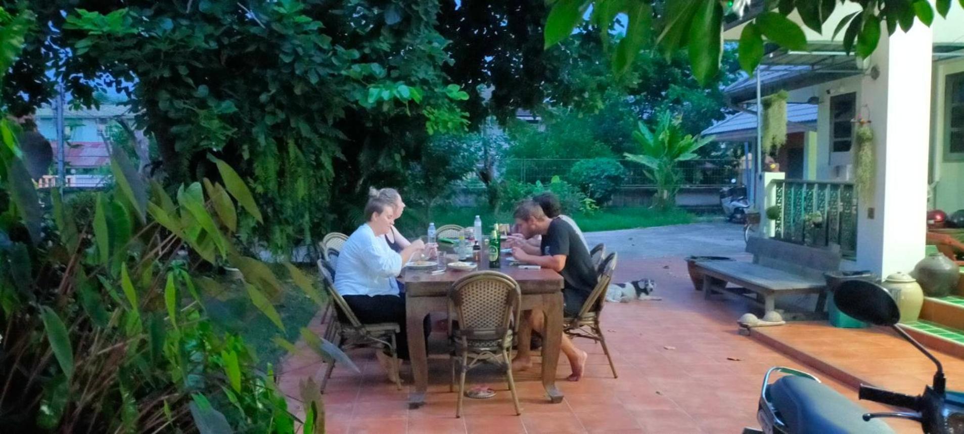 Plus Hostel Ayutthaya Exterior photo